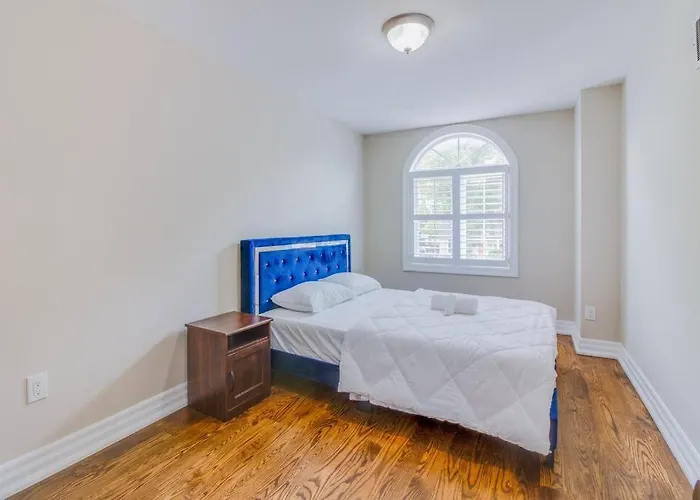 Luxury House, 25 Minutes To Toronto Downtown
