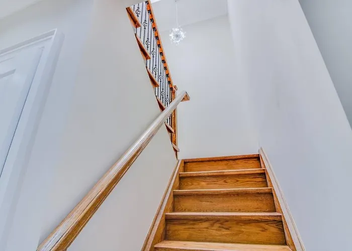 Luxury House, 25 Minutes To Toronto Downtown
