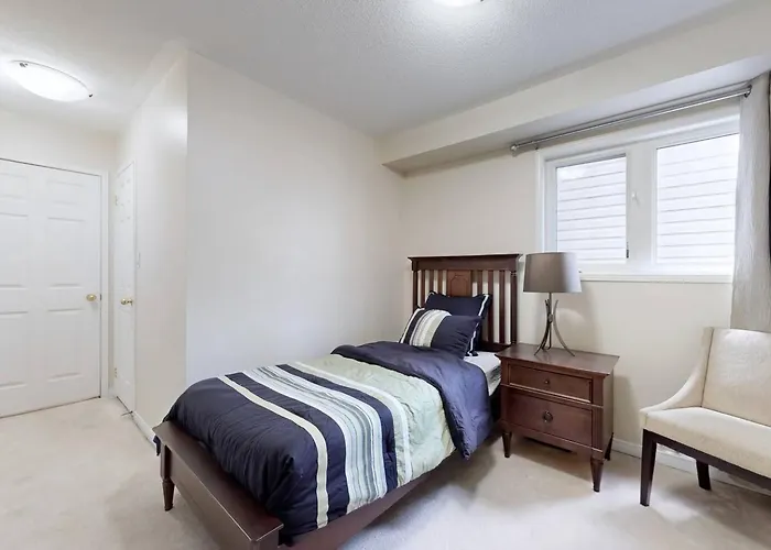 Spacious 4-Story Townhome In North York